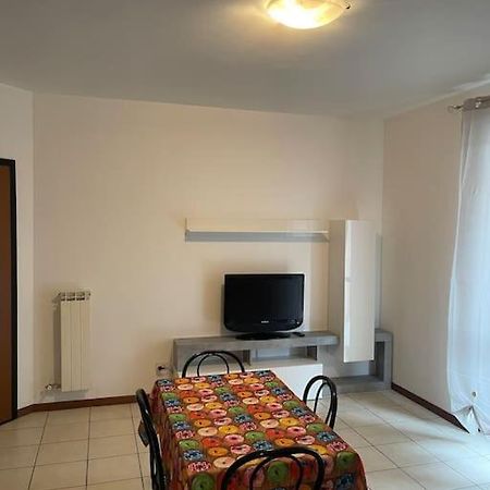 Apartamento Residenza Il Ciliegio Buscate Exterior foto