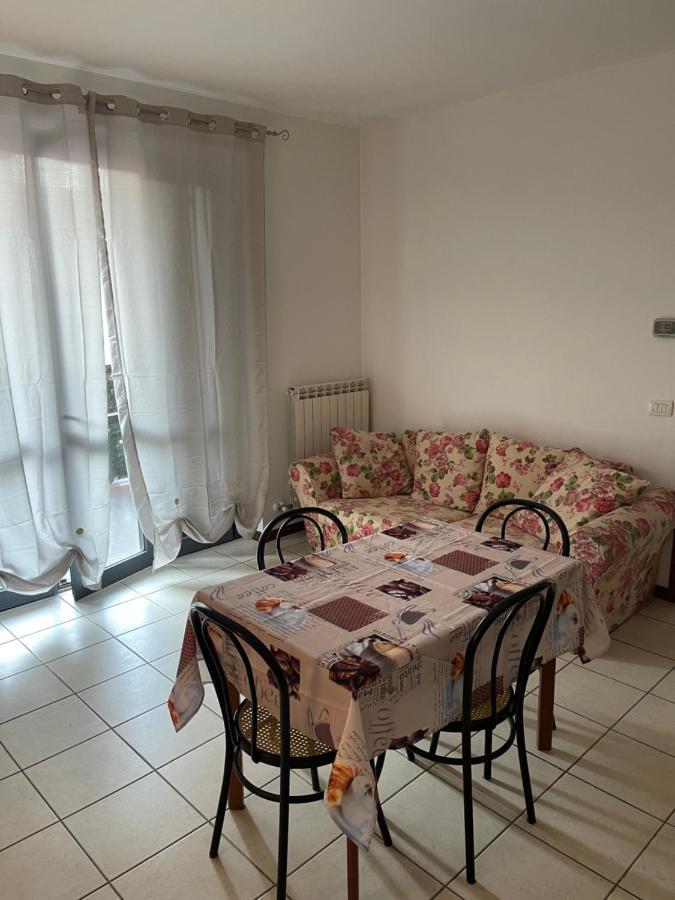 Apartamento Residenza Il Ciliegio Buscate Exterior foto